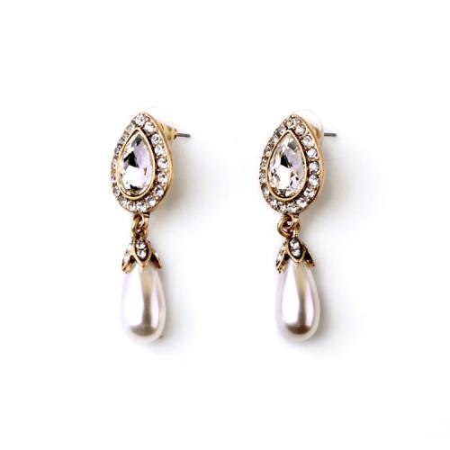Pearl & diamante Earring